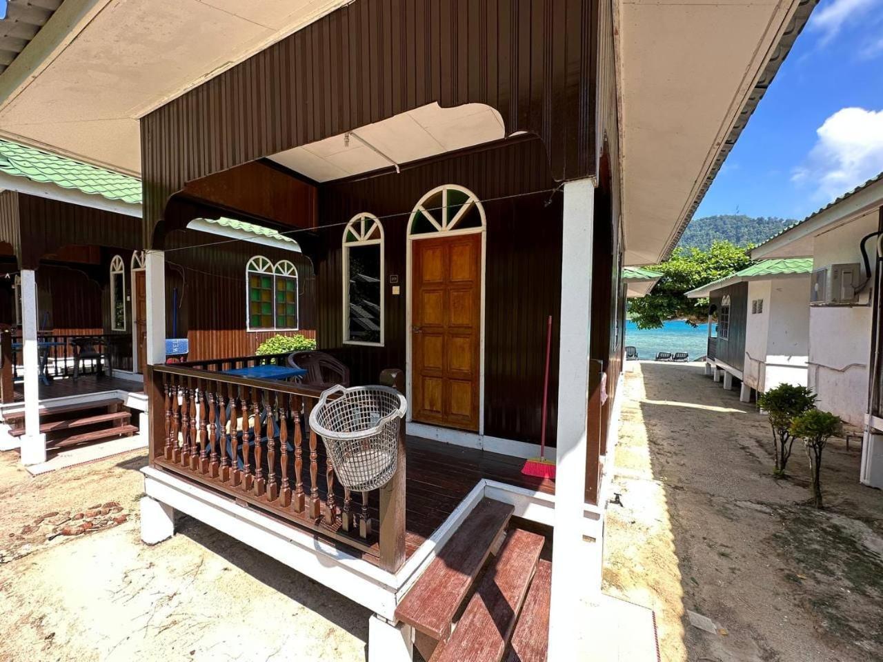 Mama'S Chalet Pulau Perhentian Besar Kampong Pasir Hantu Exterior photo