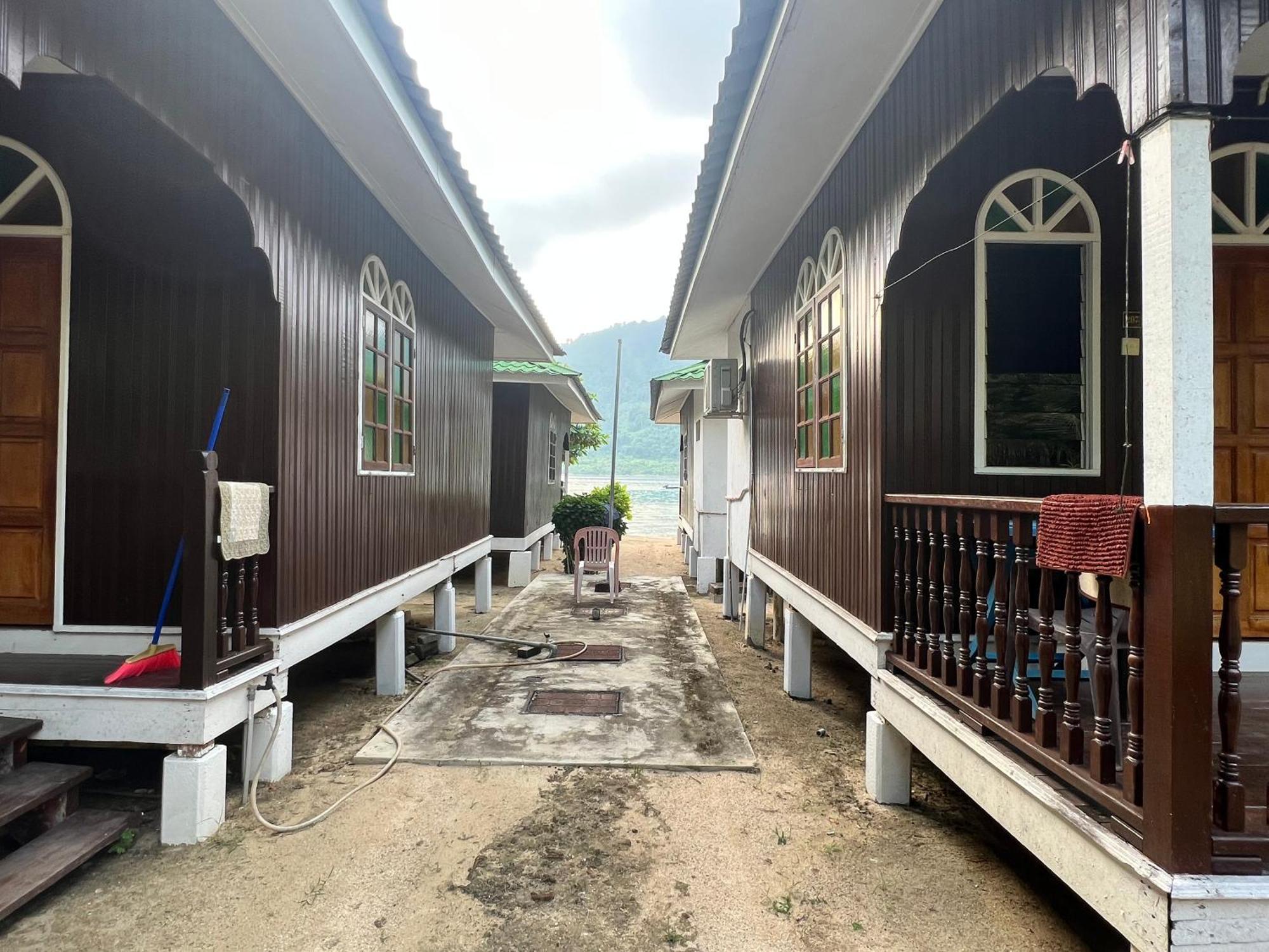 Mama'S Chalet Pulau Perhentian Besar Kampong Pasir Hantu Exterior photo