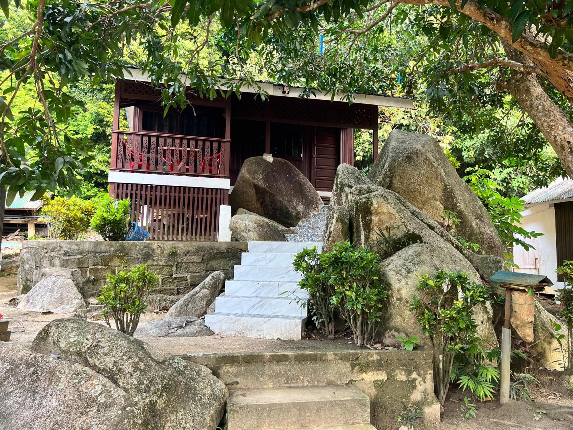 Mama'S Chalet Pulau Perhentian Besar Kampong Pasir Hantu Exterior photo