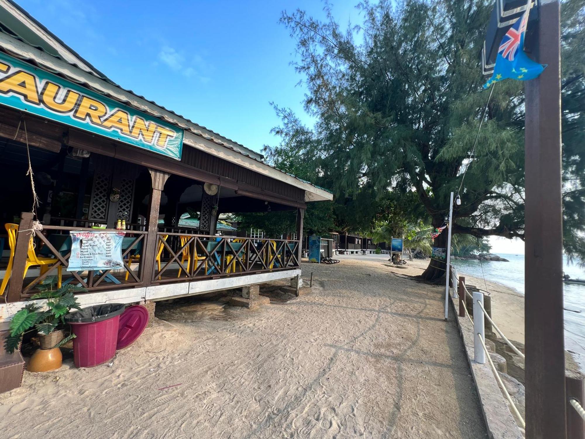 Mama'S Chalet Pulau Perhentian Besar Kampong Pasir Hantu Exterior photo