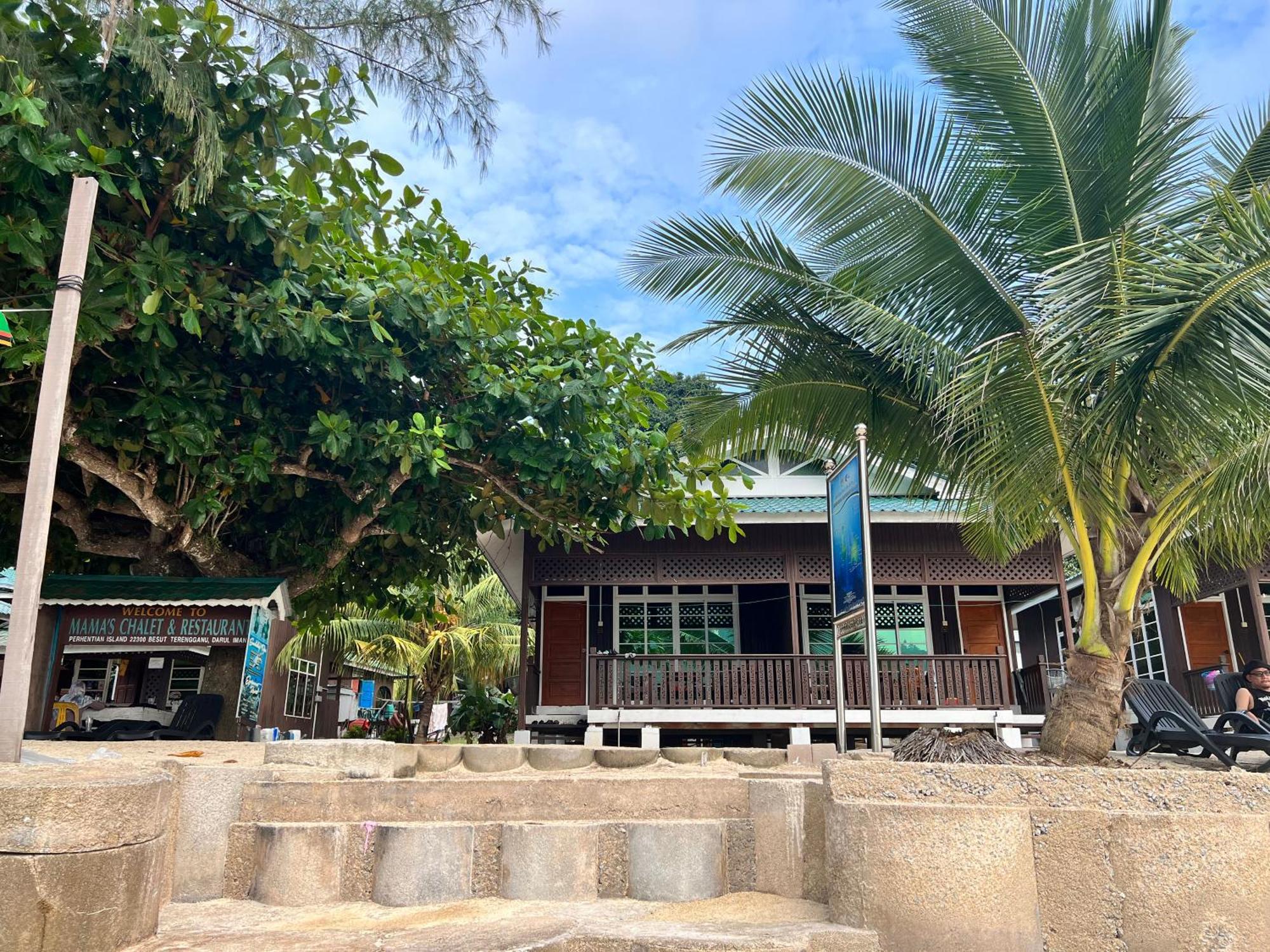 Mama'S Chalet Pulau Perhentian Besar Kampong Pasir Hantu Exterior photo