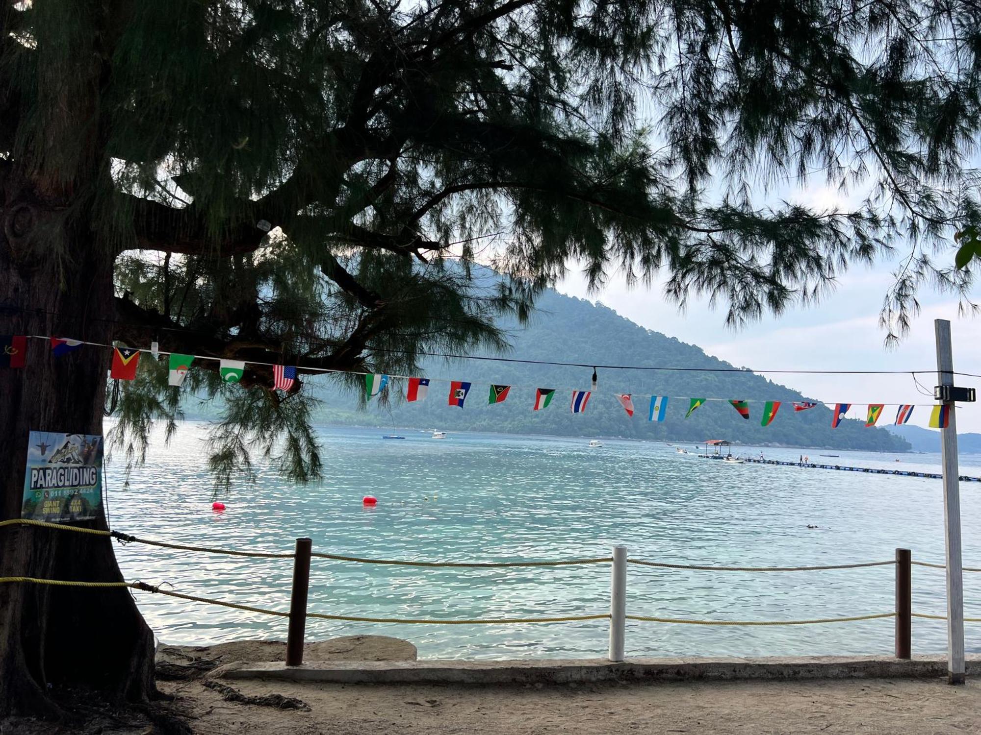 Mama'S Chalet Pulau Perhentian Besar Kampong Pasir Hantu Exterior photo
