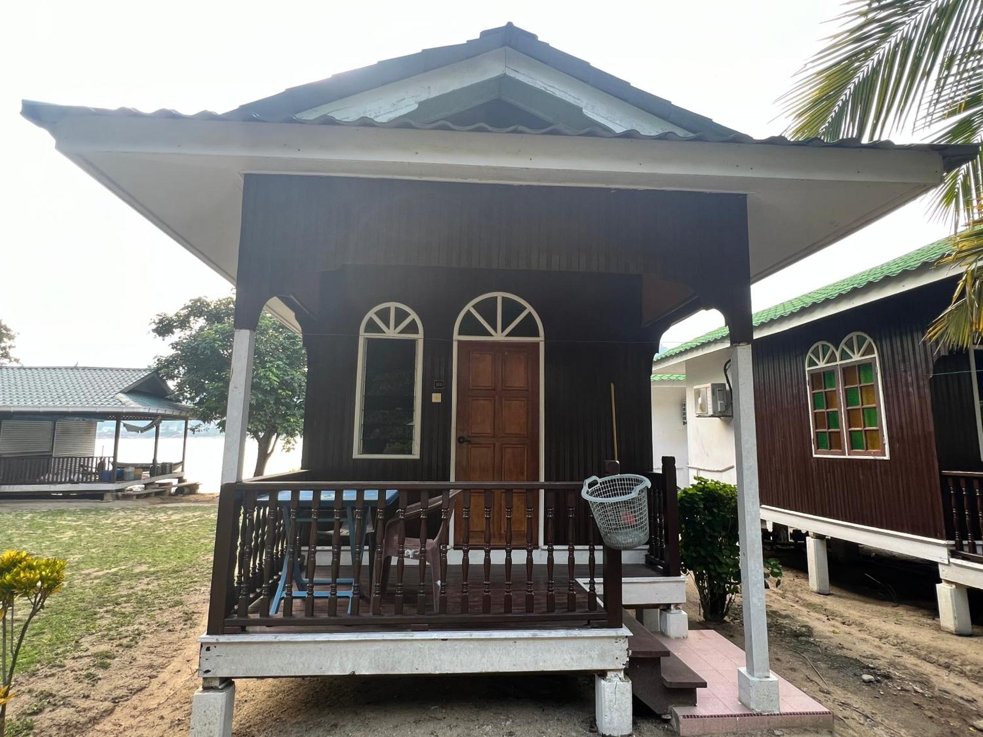 Mama'S Chalet Pulau Perhentian Besar Kampong Pasir Hantu Exterior photo