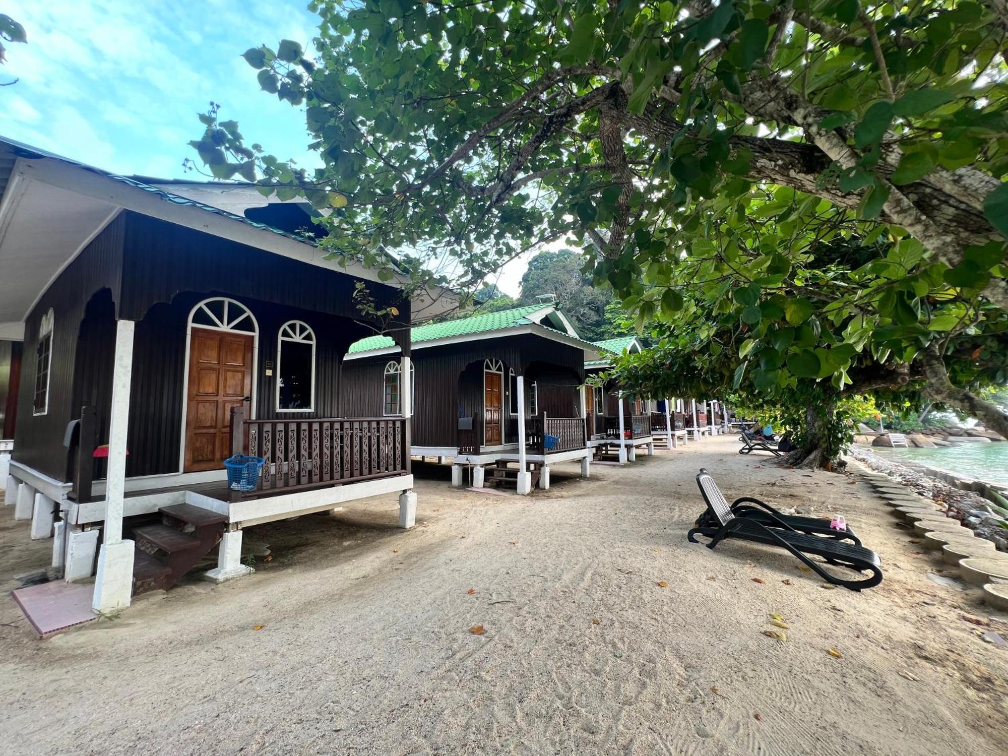 Mama'S Chalet Pulau Perhentian Besar Kampong Pasir Hantu Exterior photo