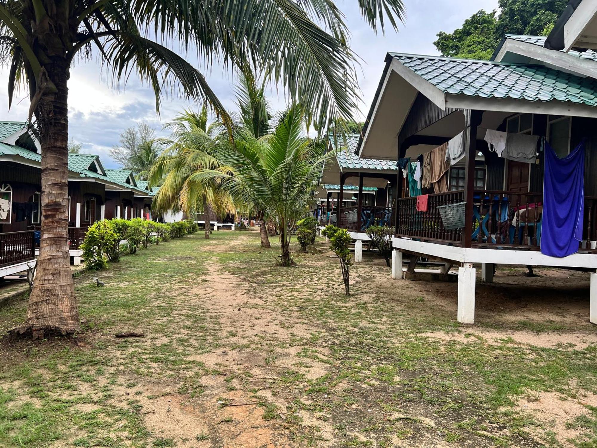 Mama'S Chalet Pulau Perhentian Besar Kampong Pasir Hantu Exterior photo