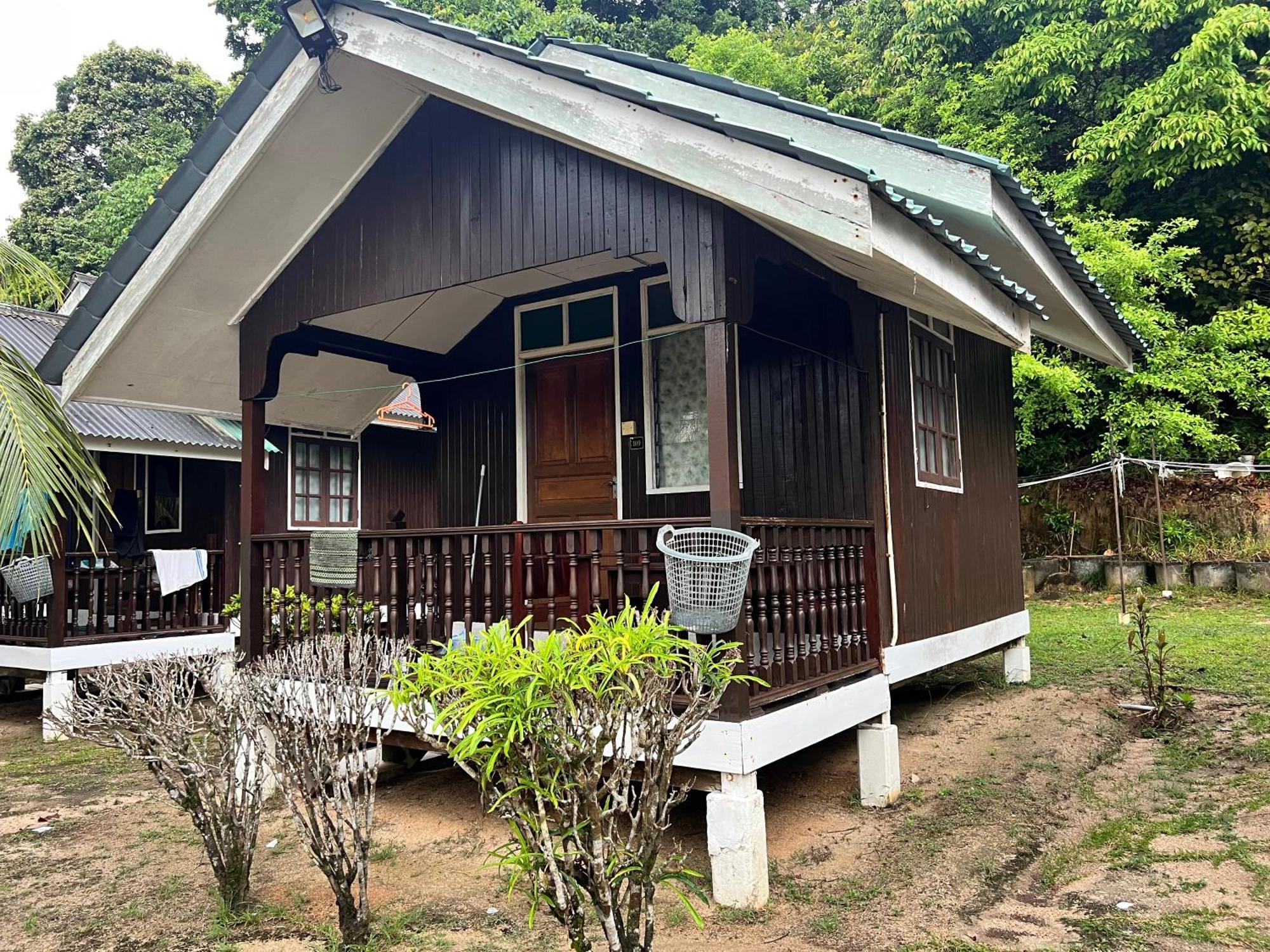 Mama'S Chalet Pulau Perhentian Besar Kampong Pasir Hantu Exterior photo