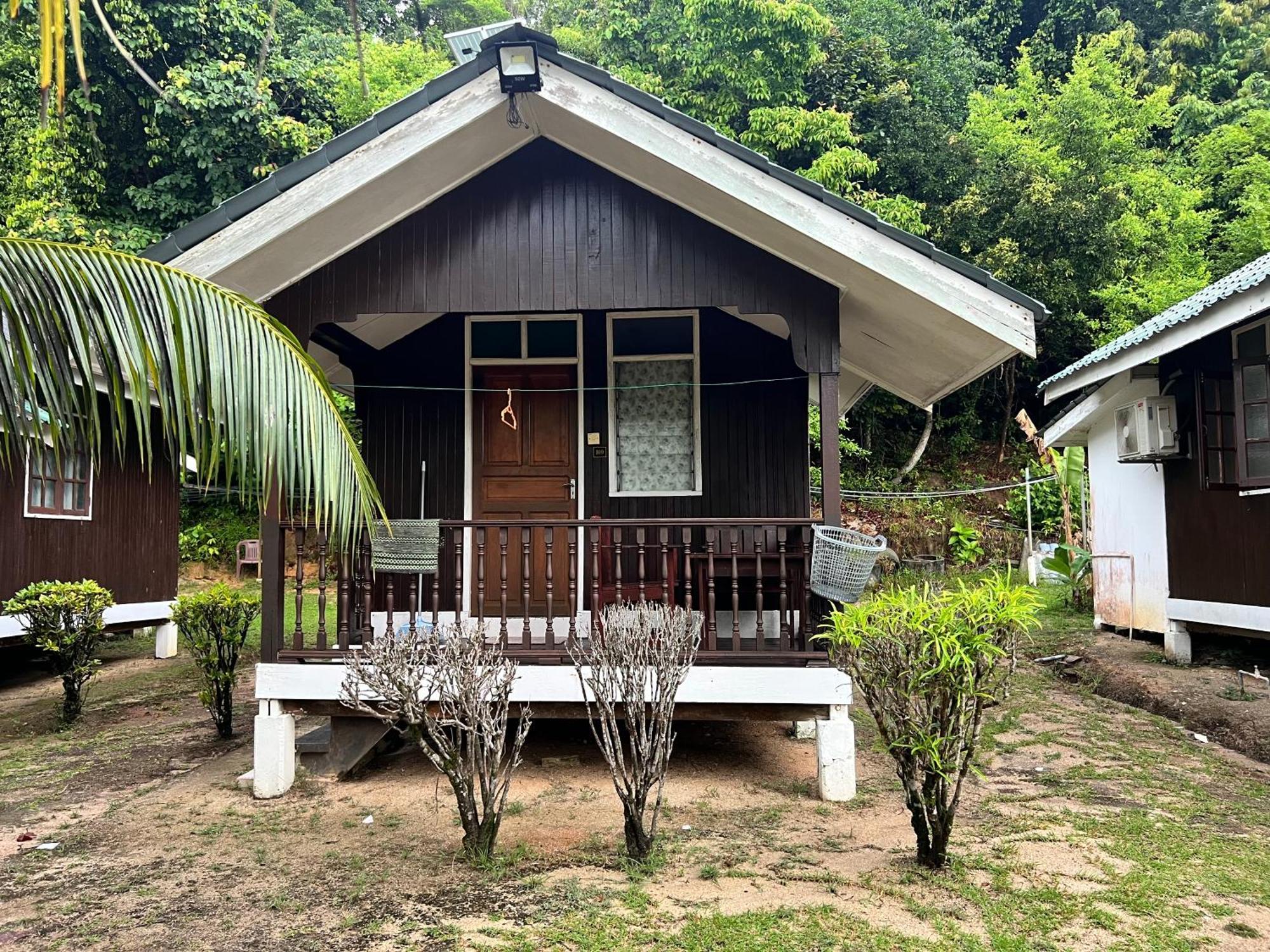Mama'S Chalet Pulau Perhentian Besar Kampong Pasir Hantu Exterior photo